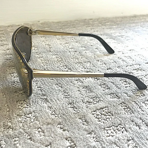 😎NIB Versace sunglasses - Picture 6 of 13